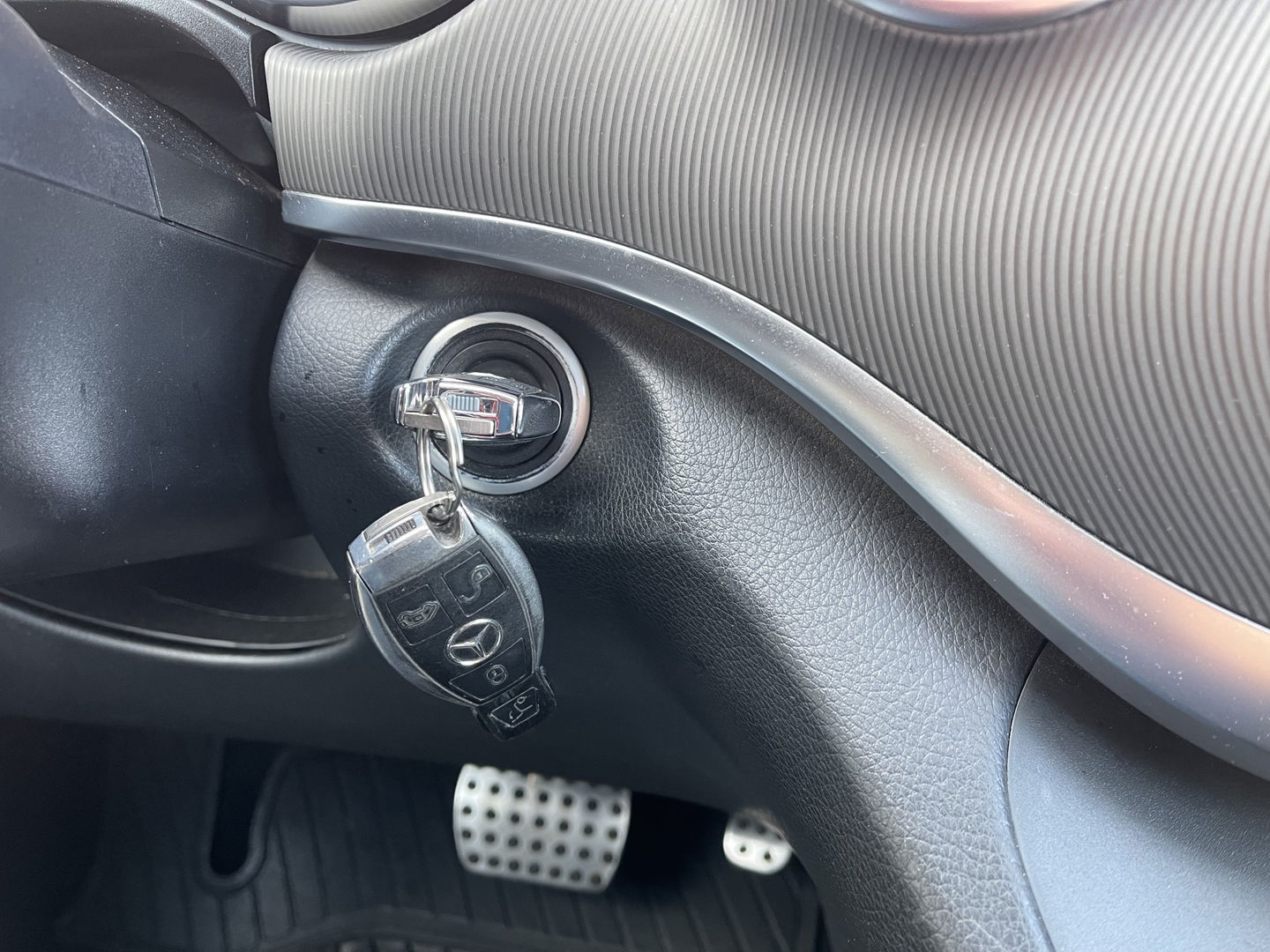 Mercedes-Benz V-Klasse 250d 190pk automaat Lang L2H1 Avantgarde 2 persoons / enkel cabine / vaste prijs rijklaar € 34.950 marge / extra stoelen los aanwezig / dubbele electrische schuifdeur / trekhaak / vol opties !