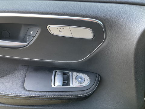 Mercedes-Benz V-Klasse 250d 190pk automaat Lang L2H1 Avantgarde 2 persoons / enkel cabine / vaste prijs rijklaar € 34.950 marge / extra stoelen los aanwezig / dubbele electrische schuifdeur / trekhaak / vol opties !