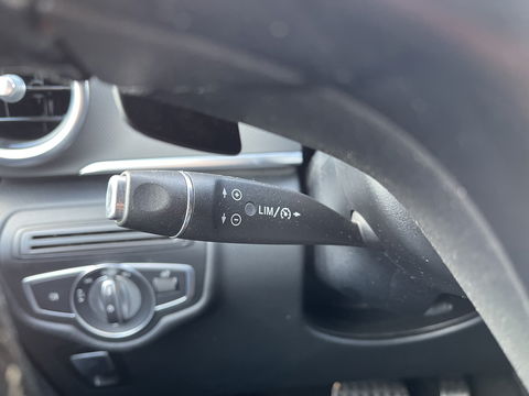 Mercedes-Benz V-Klasse 250d 190pk automaat Lang L2H1 Avantgarde 2 persoons / enkel cabine / vaste prijs rijklaar € 34.950 marge / extra stoelen los aanwezig / dubbele electrische schuifdeur / trekhaak / vol opties !