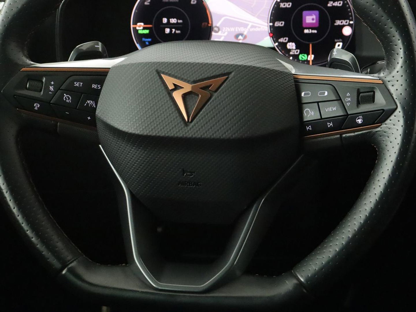 CUPRA Leon 1.4 eHybrid VZ | 245pk | Panoramadak | Stoelverwarming | Camera | Carplay | Adaptive cruise | Keyless | Navigatie | 19'' | Sportstoelen | Full LED | PHEV | Plug In