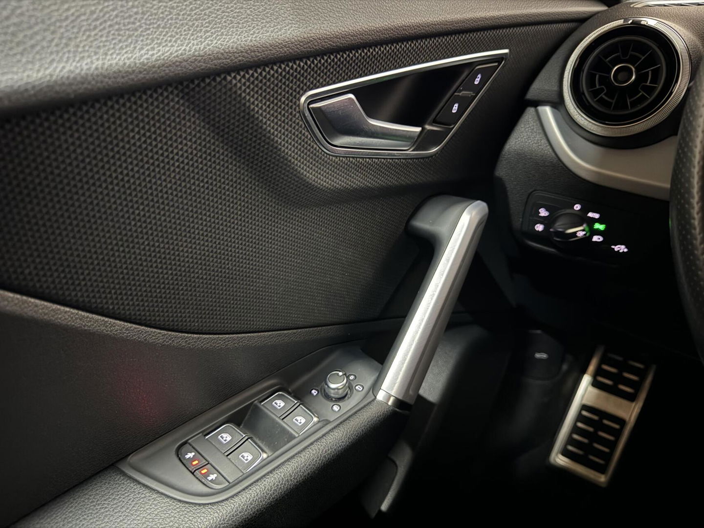 Audi Q2 35 TFSI S-Line Black Edition Virtual Carplay Camera NAP