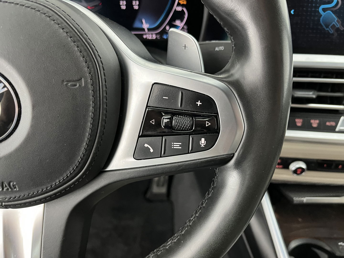 BMW 3-serie 330e M-Sportpack High Executive Performance Pack (INCL-BTW) *HEAD-UP | FULL-LEATHER | FULL-LED | HIFI-SOUND | CAMERA | HEATED-SPORTSEATS | CARPLAY | DIGI-COCKPIT | NAVI-FULLMAP | AMBIENT-LIGHT | ECC | PDC | CRUISE | 19''ALU*