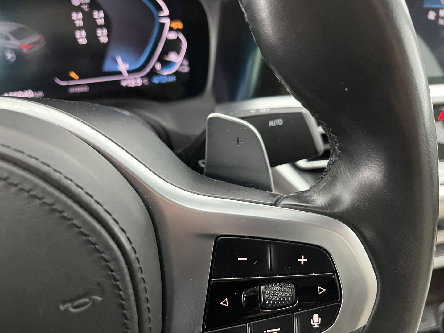 BMW 3-serie 330e M-Sportpack High Executive Performance Pack (INCL-BTW) *HEAD-UP | FULL-LEATHER | FULL-LED | HIFI-SOUND | CAMERA | HEATED-SPORTSEATS | CARPLAY | DIGI-COCKPIT | NAVI-FULLMAP | AMBIENT-LIGHT | ECC | PDC | CRUISE | 19''ALU*