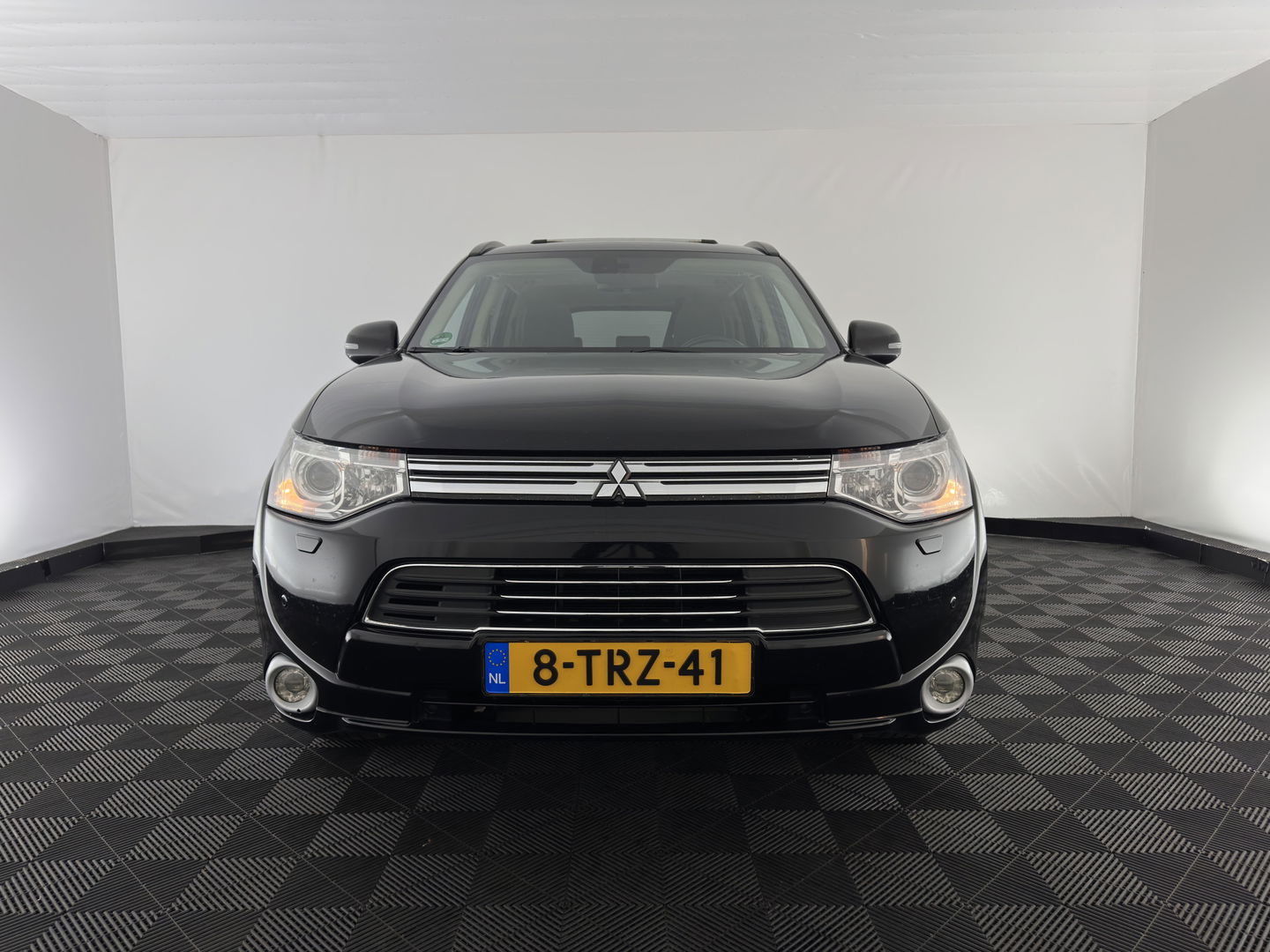 Mitsubishi Outlander 2.0 PHEV Instyle+ (Plug-In) Aut.* FULL-LEATHER | XENON | NAVI-FULLMAP | KEYLESS | CAMERA | HEATED-COMFORTSEATS | ECC | SHIFT-PADDELS | PDC | CRUISE | DAB | TOWBAR | PRIVACY-GLASS | LANE-ASSIST | 18'' ALU*