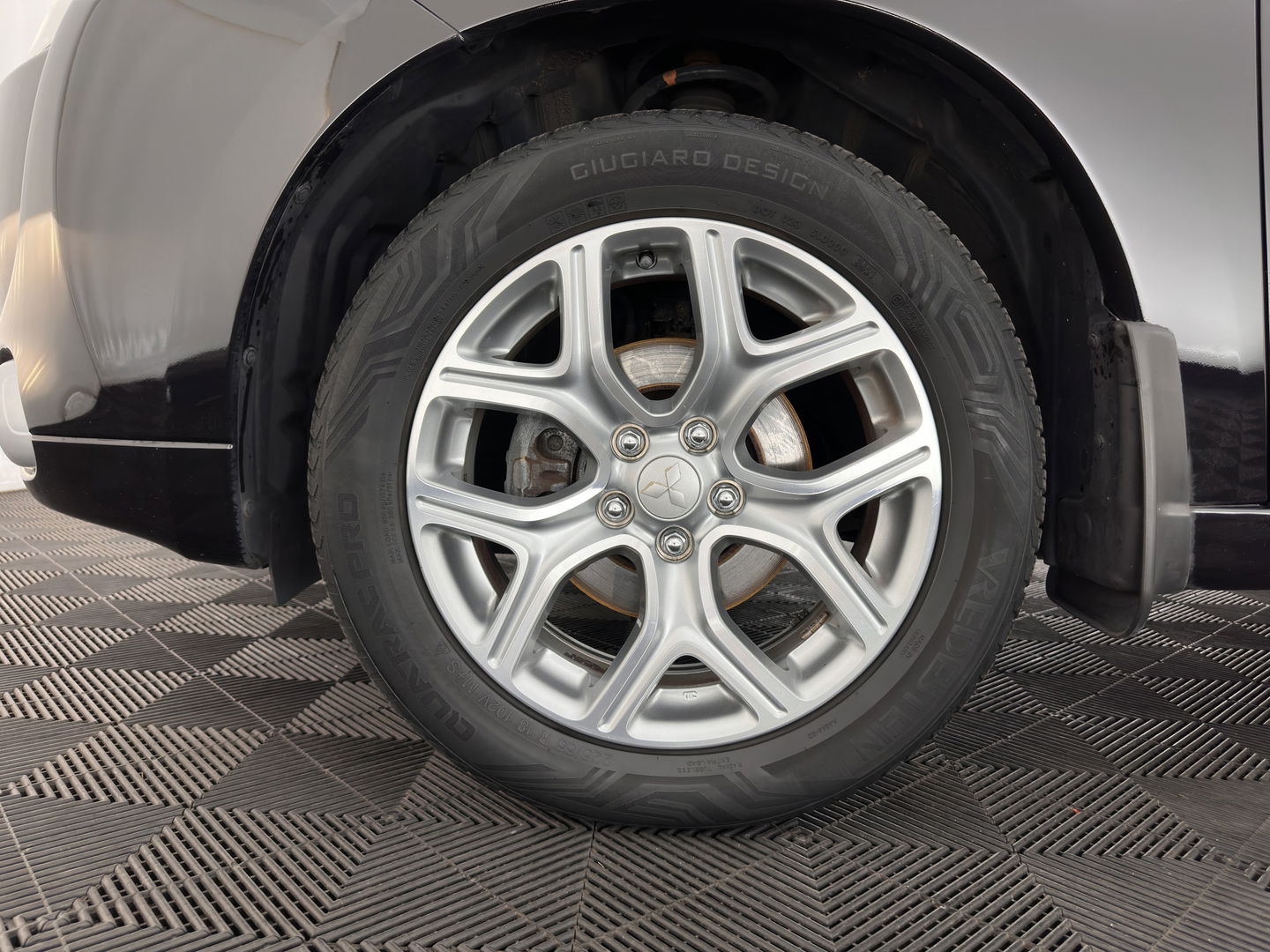 Mitsubishi Outlander 2.0 PHEV Instyle+ (Plug-In) Aut.* FULL-LEATHER | XENON | NAVI-FULLMAP | KEYLESS | CAMERA | HEATED-COMFORTSEATS | ECC | SHIFT-PADDELS | PDC | CRUISE | DAB | TOWBAR | PRIVACY-GLASS | LANE-ASSIST | 18'' ALU*