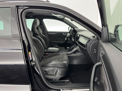 Škoda Kodiaq 1.5 TSI Sportline Business (INCL-BTW) Aut. *PANO | LEATHER-MICROFIBRE | FULL-LED | MEMORY-PACK | SPORTSEATS | SHIFT-PADDLES | ADAPTIVE-CRUISE | DIGI-COCKPIT | NAVI-FULLMAP | CANTON-AUDIO | DAB | AMBIENT-LIGHT | KEYLESS
