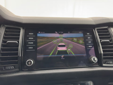 Škoda Kodiaq 1.5 TSI Sportline Business (INCL-BTW) Aut. *PANO | LEATHER-MICROFIBRE | FULL-LED | MEMORY-PACK | SPORTSEATS | SHIFT-PADDLES | ADAPTIVE-CRUISE | DIGI-COCKPIT | NAVI-FULLMAP | CANTON-AUDIO | DAB | AMBIENT-LIGHT | KEYLESS