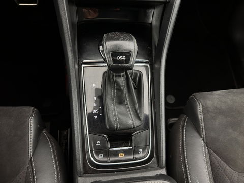 Škoda Kodiaq 1.5 TSI Sportline Business (INCL-BTW) Aut. *PANO | LEATHER-MICROFIBRE | FULL-LED | MEMORY-PACK | SPORTSEATS | SHIFT-PADDLES | ADAPTIVE-CRUISE | DIGI-COCKPIT | NAVI-FULLMAP | CANTON-AUDIO | DAB | AMBIENT-LIGHT | KEYLESS