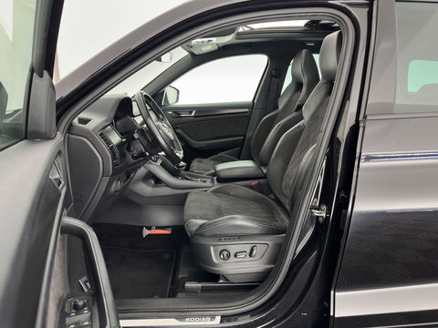 Škoda Kodiaq 1.5 TSI Sportline Business (INCL-BTW) Aut. *PANO | LEATHER-MICROFIBRE | FULL-LED | MEMORY-PACK | SPORTSEATS | SHIFT-PADDLES | ADAPTIVE-CRUISE | DIGI-COCKPIT | NAVI-FULLMAP | CANTON-AUDIO | DAB | AMBIENT-LIGHT | KEYLESS