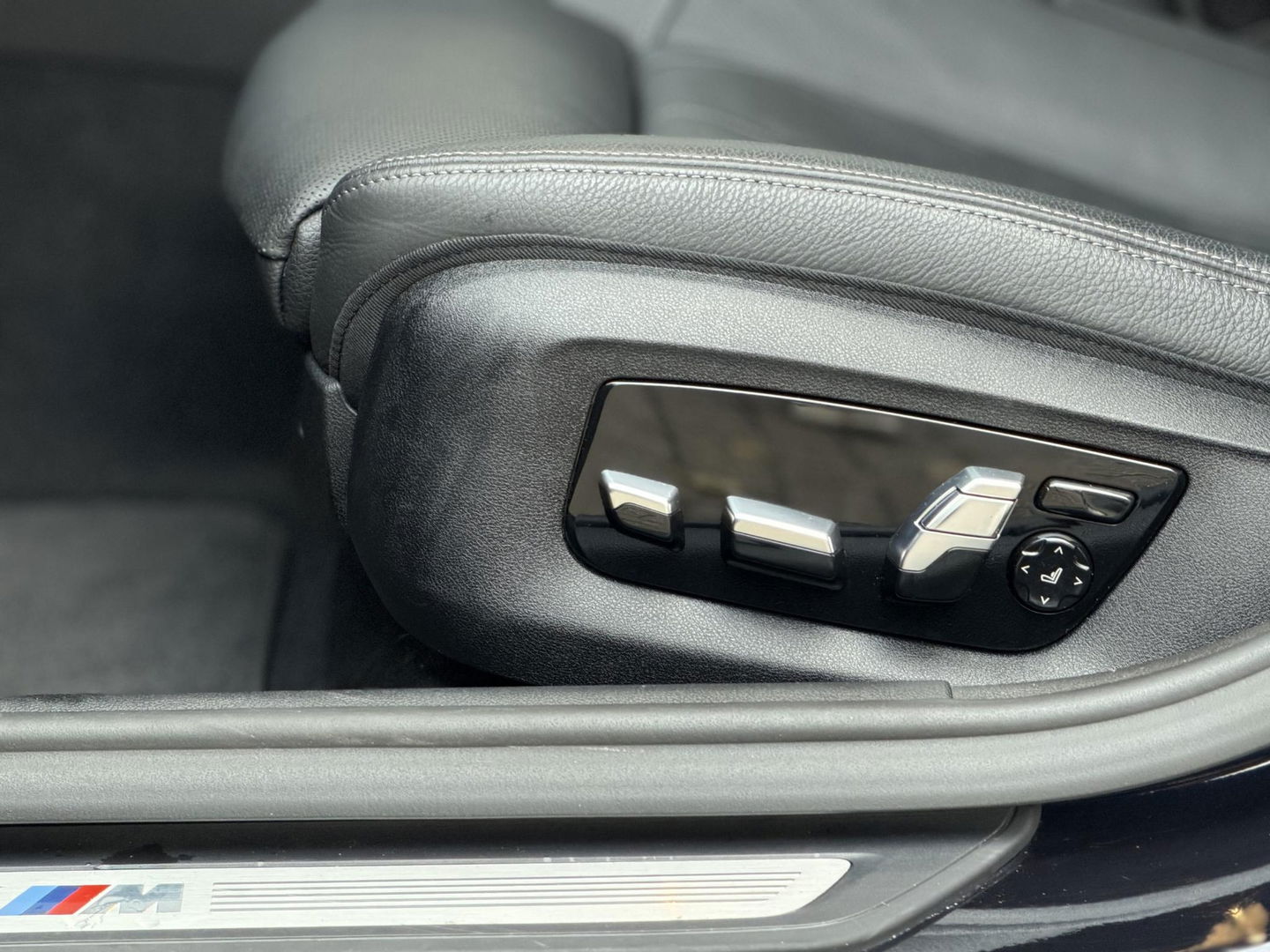 BMW 5 Serie Touring 530e xDrive High Ex. M-Sport |CoPilot|Laser|Stoelventilatie|SoftClose|HUD|HiFi|Trekhaak