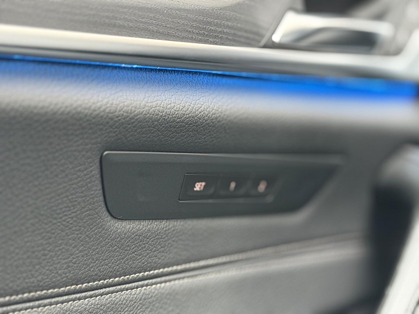 BMW 5 Serie Touring 530e xDrive High Ex. M-Sport |CoPilot|Laser|Stoelventilatie|SoftClose|HUD|HiFi|Trekhaak