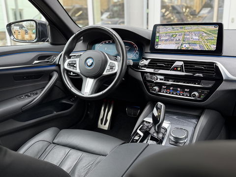 BMW 5 Serie Touring 530e xDrive High Ex. M-Sport |CoPilot|Laser|Stoelventilatie|SoftClose|HUD|HiFi|Trekhaak