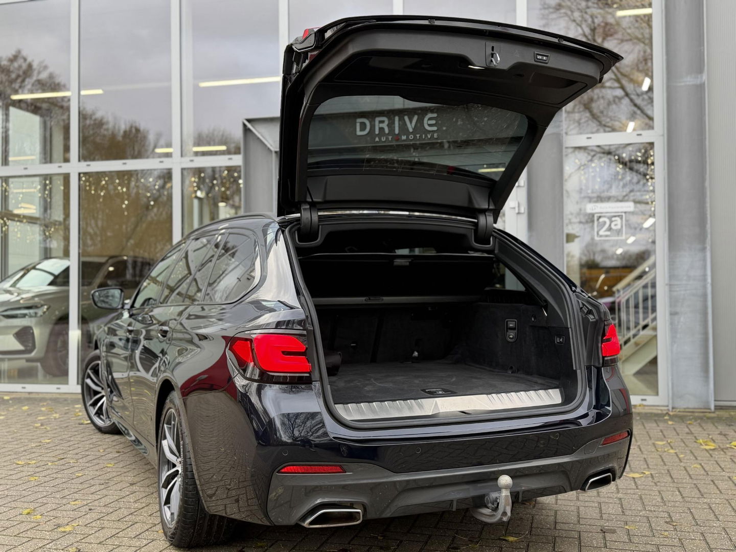 BMW 5 Serie Touring 530e xDrive High Ex. M-Sport |CoPilot|Laser|Stoelventilatie|SoftClose|HUD|HiFi|Trekhaak