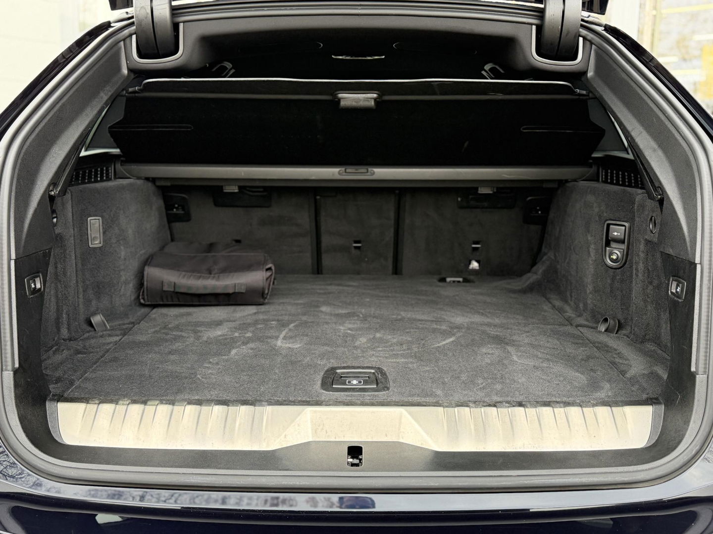 BMW 5 Serie Touring 530e xDrive High Ex. M-Sport |CoPilot|Laser|Stoelventilatie|SoftClose|HUD|HiFi|Trekhaak