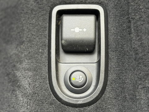 BMW 5 Serie Touring 530e xDrive High Ex. M-Sport |CoPilot|Laser|Stoelventilatie|SoftClose|HUD|HiFi|Trekhaak