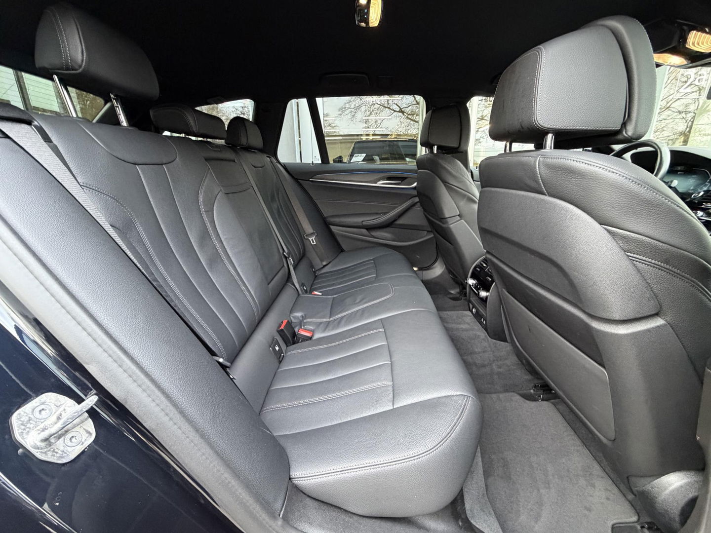 BMW 5 Serie Touring 530e xDrive High Ex. M-Sport |CoPilot|Laser|Stoelventilatie|SoftClose|HUD|HiFi|Trekhaak