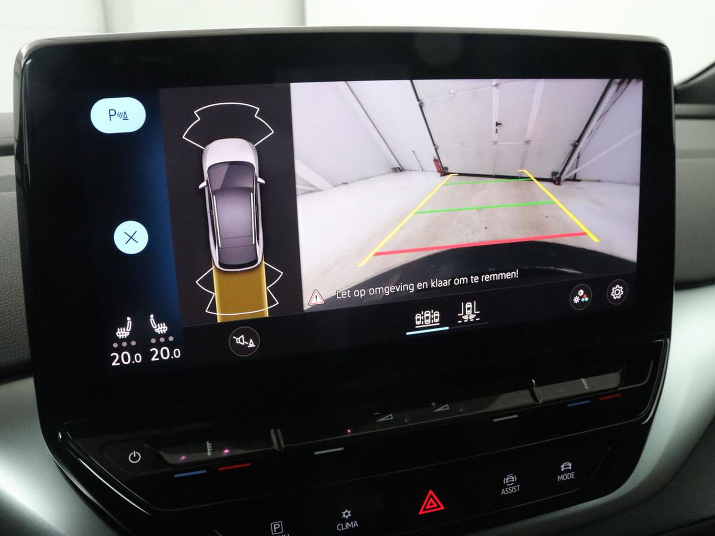 Volkswagen ID.4 First 77 kWh | Stoel & stuurverwarming | Camera | Carplay | Adaptive cruise | Half leder | 20'' | Navigatie | DAB | Sfeerverlichting