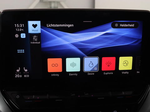 Volkswagen ID.4 First 77 kWh | Stoel & stuurverwarming | Camera | Carplay | Adaptive cruise | Half leder | 20'' | Navigatie | DAB | Sfeerverlichting