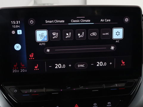 Volkswagen ID.4 First 77 kWh | Stoel & stuurverwarming | Camera | Carplay | Adaptive cruise | Half leder | 20'' | Navigatie | DAB | Sfeerverlichting