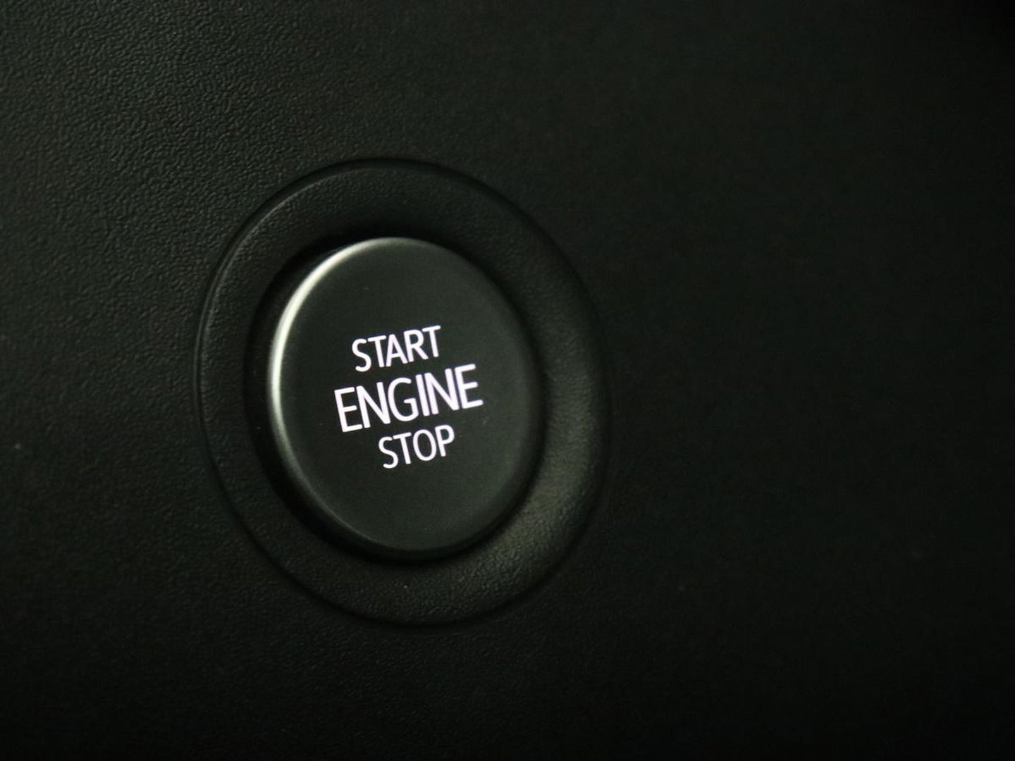 Volkswagen ID.4 First 77 kWh | Stoel & stuurverwarming | Camera | Carplay | Adaptive cruise | Half leder | 20'' | Navigatie | DAB | Sfeerverlichting