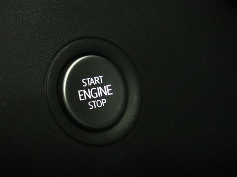 Volkswagen ID.4 First 77 kWh | Stoel & stuurverwarming | Camera | Carplay | Adaptive cruise | Half leder | 20'' | Navigatie | DAB | Sfeerverlichting