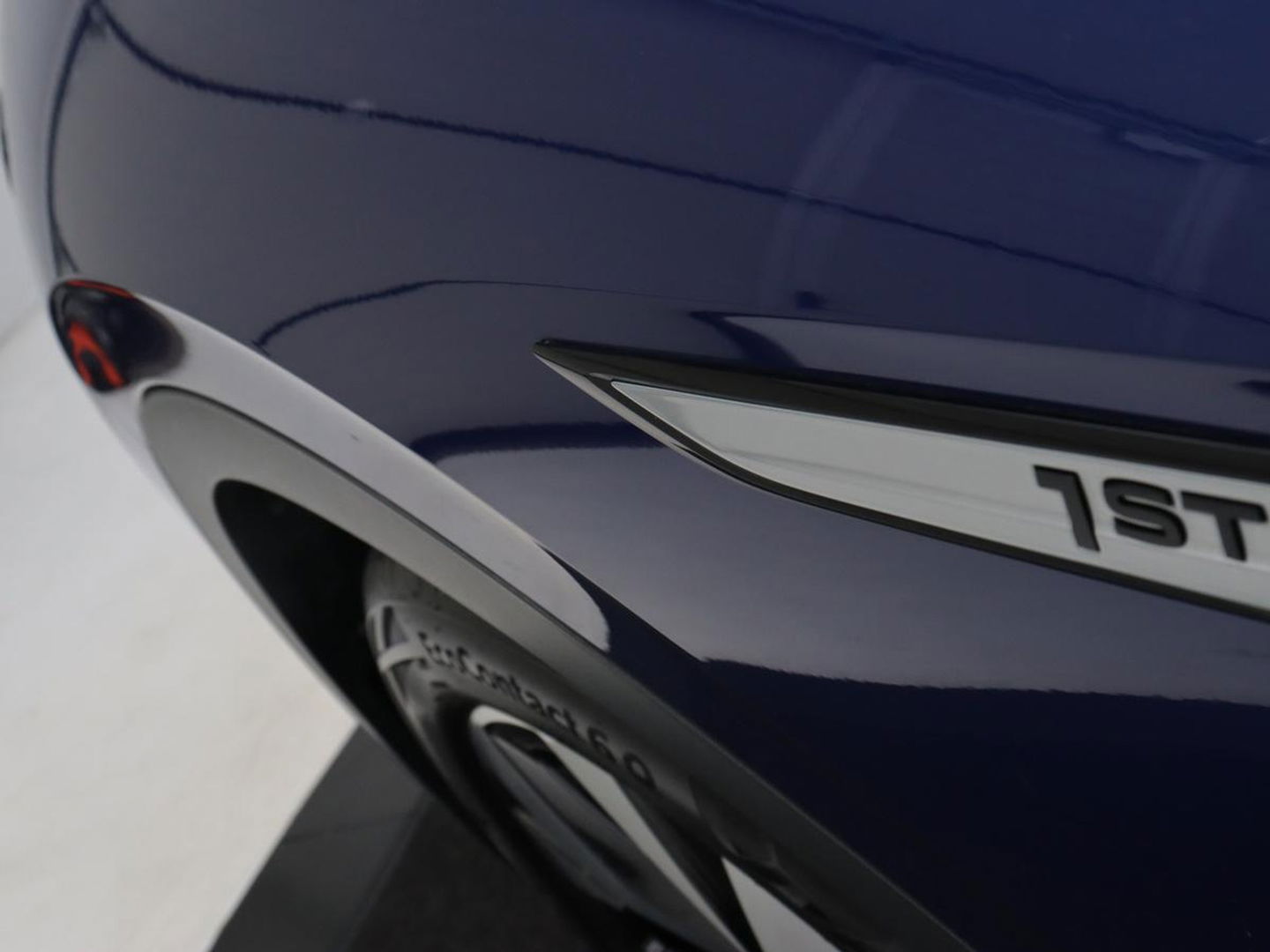 Volkswagen ID.4 First 77 kWh | Stoel & stuurverwarming | Camera | Carplay | Adaptive cruise | Half leder | 20'' | Navigatie | DAB | Sfeerverlichting