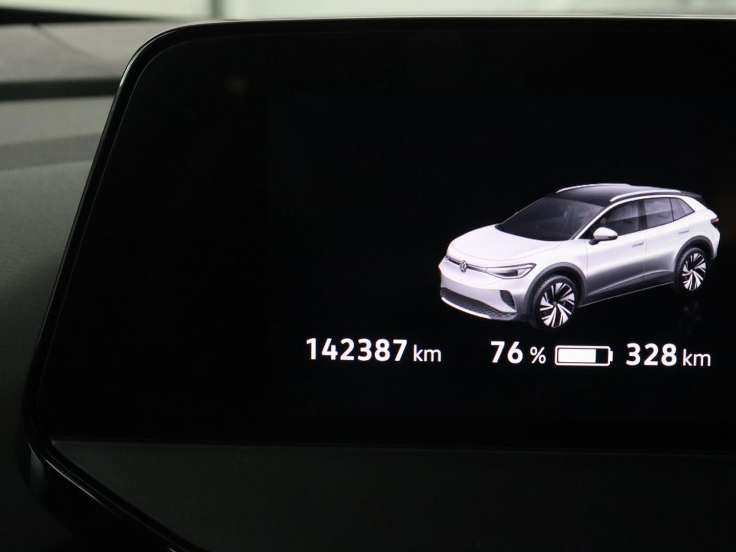 Volkswagen ID.4 First 77 kWh | Stoel & stuurverwarming | Camera | Carplay | Adaptive cruise | Half leder | 20'' | Navigatie | DAB | Sfeerverlichting