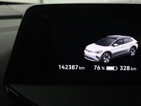 Volkswagen ID.4 First 77 kWh | Stoel & stuurverwarming | Camera | Carplay | Adaptive cruise | Half leder | 20'' | Navigatie | DAB | Sfeerverlichting
