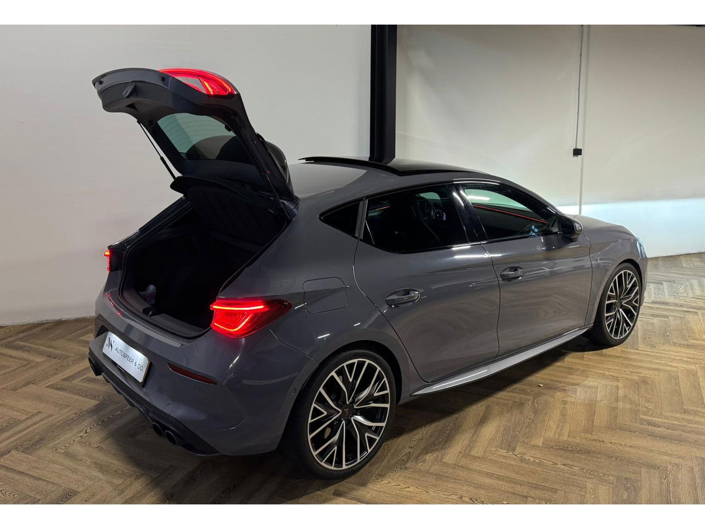 CUPRA Cupra Leon 2.0 TSI VZ 300PK PANO KEYLESS VOL'