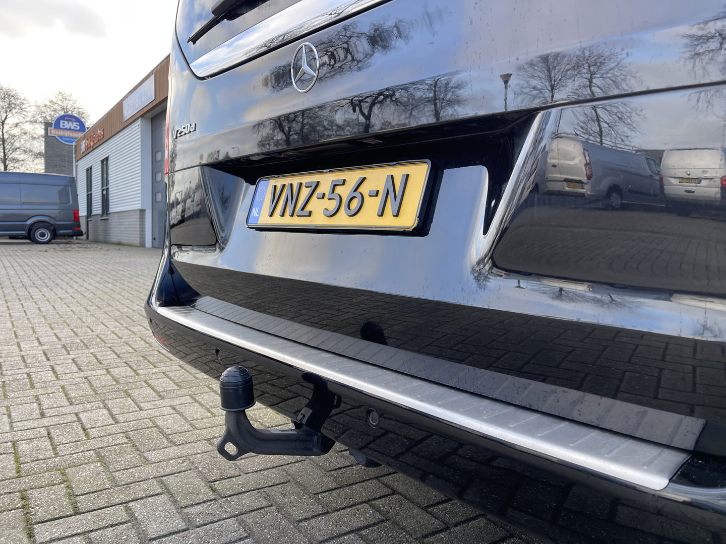 Mercedes-Benz V-Klasse 250d 190pk automaat Lang L2H1 Avantgarde 2 persoons / enkel cabine / vaste prijs rijklaar € 34.950 marge / extra stoelen los aanwezig / dubbele electrische schuifdeur / trekhaak / vol opties !