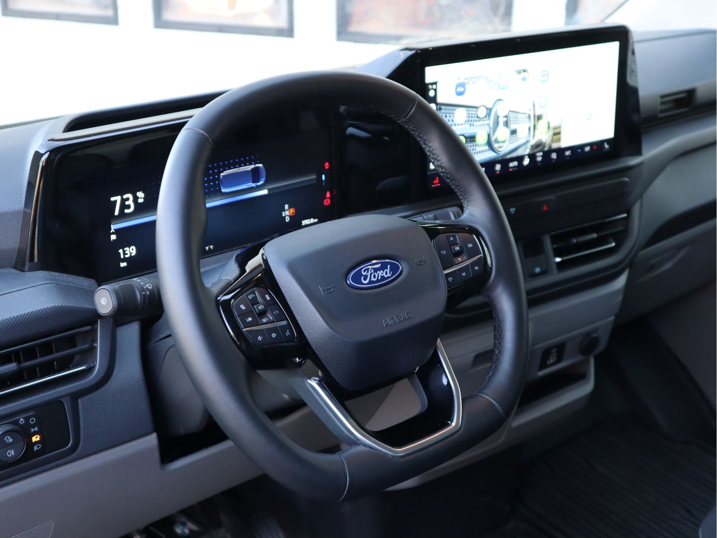 Ford Transit Custom E-Transit 65 kWh 218 pk Limited L2 Lang 340 - B&O Sound - Winter pakket