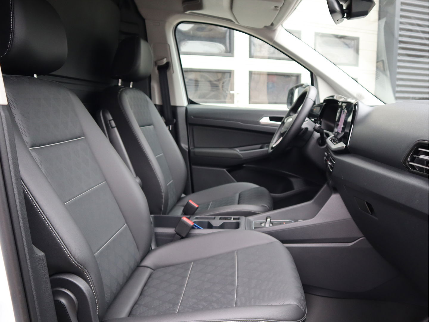 Ford Transit Connect 2.0 EcoBlue 120pk Automaat - Limited - Maxi L2 Lang - ACC - Stoelverwarming