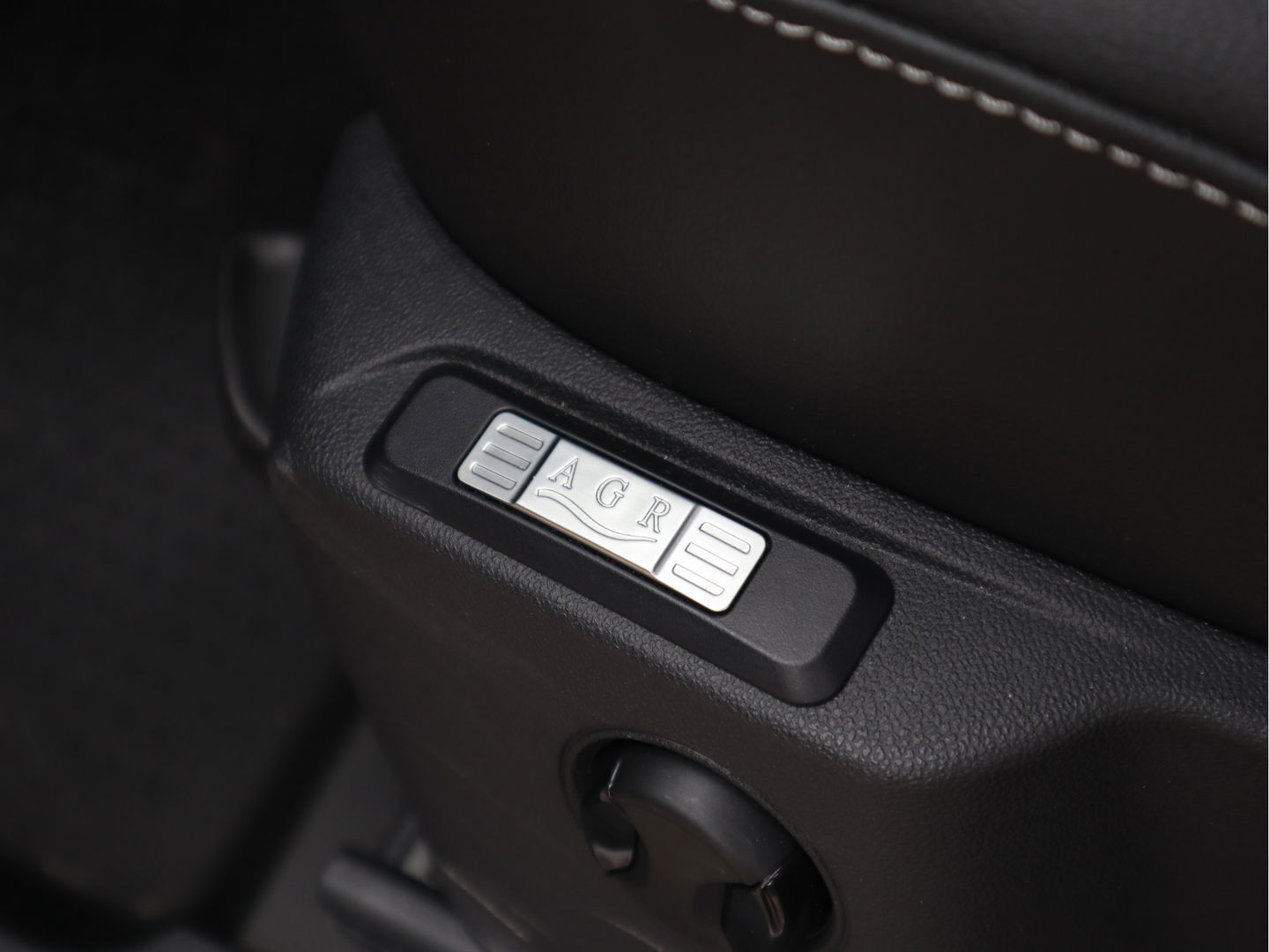 Ford Transit Connect 2.0 EcoBlue 120pk Automaat - Limited - Maxi L2 Lang - ACC - Stoelverwarming