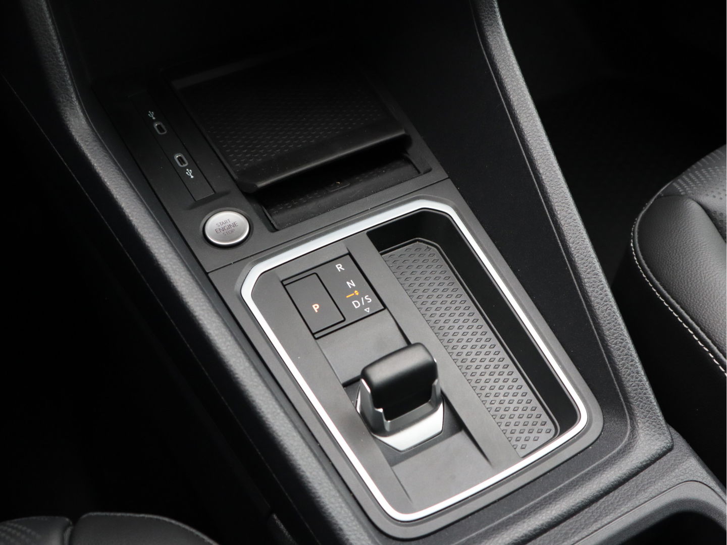 Ford Transit Connect 2.0 EcoBlue 120pk Automaat - Limited - Maxi L2 Lang - ACC - Stoelverwarming