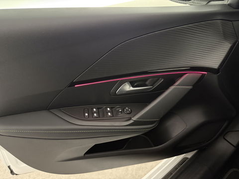 Peugeot 208 EV GT Pack 50 kWh | SOH 94% | Snelladen | Camera | Virtual | Adap. Cruise | Sfeer | Carplay | Stoelverw. | NAP