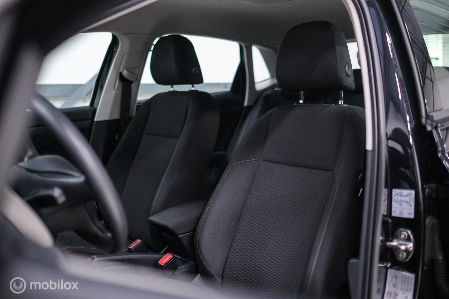 Volkswagen Polo 1.0 TSI Comfortline | CarPlay | Adaptive cruise | Navigatie | Airco | LED | Rijklaarprijs | NAP NL auto |