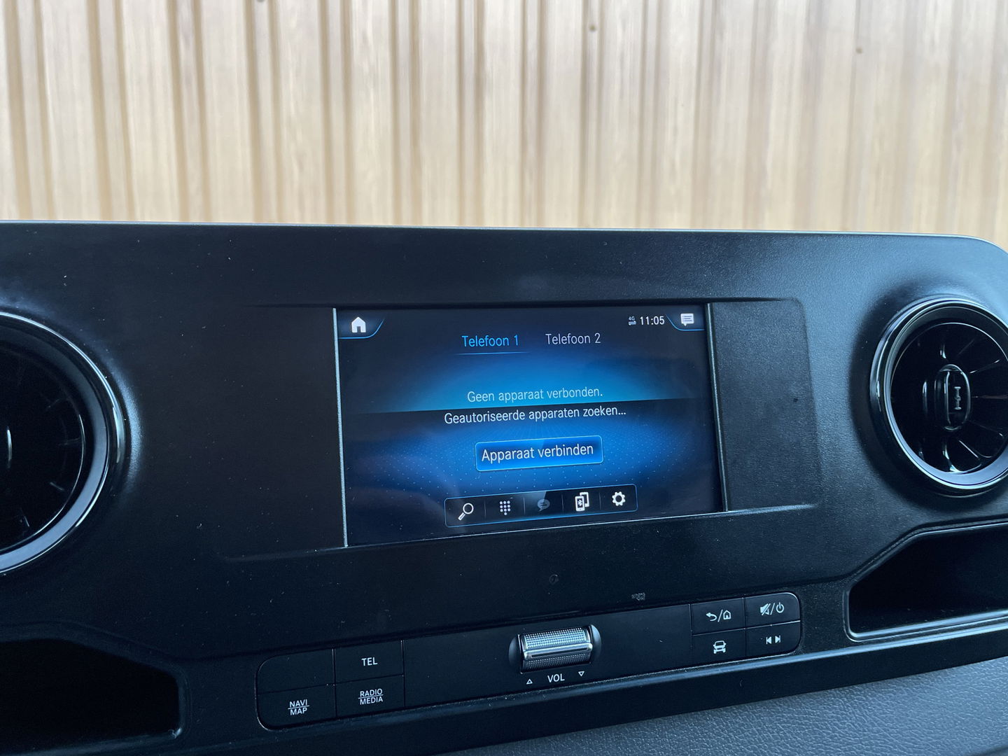 Mercedes-Benz Sprinter 211 2.2 CDI L2 | Ex Btw | Apple Carplay | Android Auto | Cruise Control | Airconditioning | Dhollandia Laadklep | Navigatie |