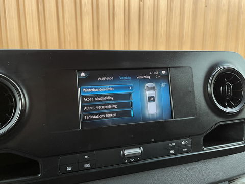 Mercedes-Benz Sprinter 211 2.2 CDI L2 | Ex Btw | Apple Carplay | Android Auto | Cruise Control | Airconditioning | Dhollandia Laadklep | Navigatie |