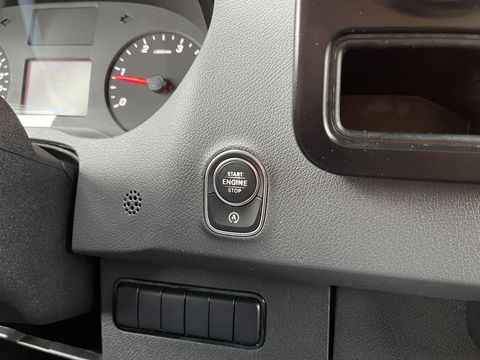 Mercedes-Benz Sprinter 211 2.2 CDI L2 | Ex Btw | Apple Carplay | Android Auto | Cruise Control | Airconditioning | Dhollandia Laadklep | Navigatie |