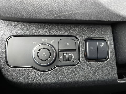 Mercedes-Benz Sprinter 211 2.2 CDI L2 | Ex Btw | Apple Carplay | Android Auto | Cruise Control | Airconditioning | Dhollandia Laadklep | Navigatie |