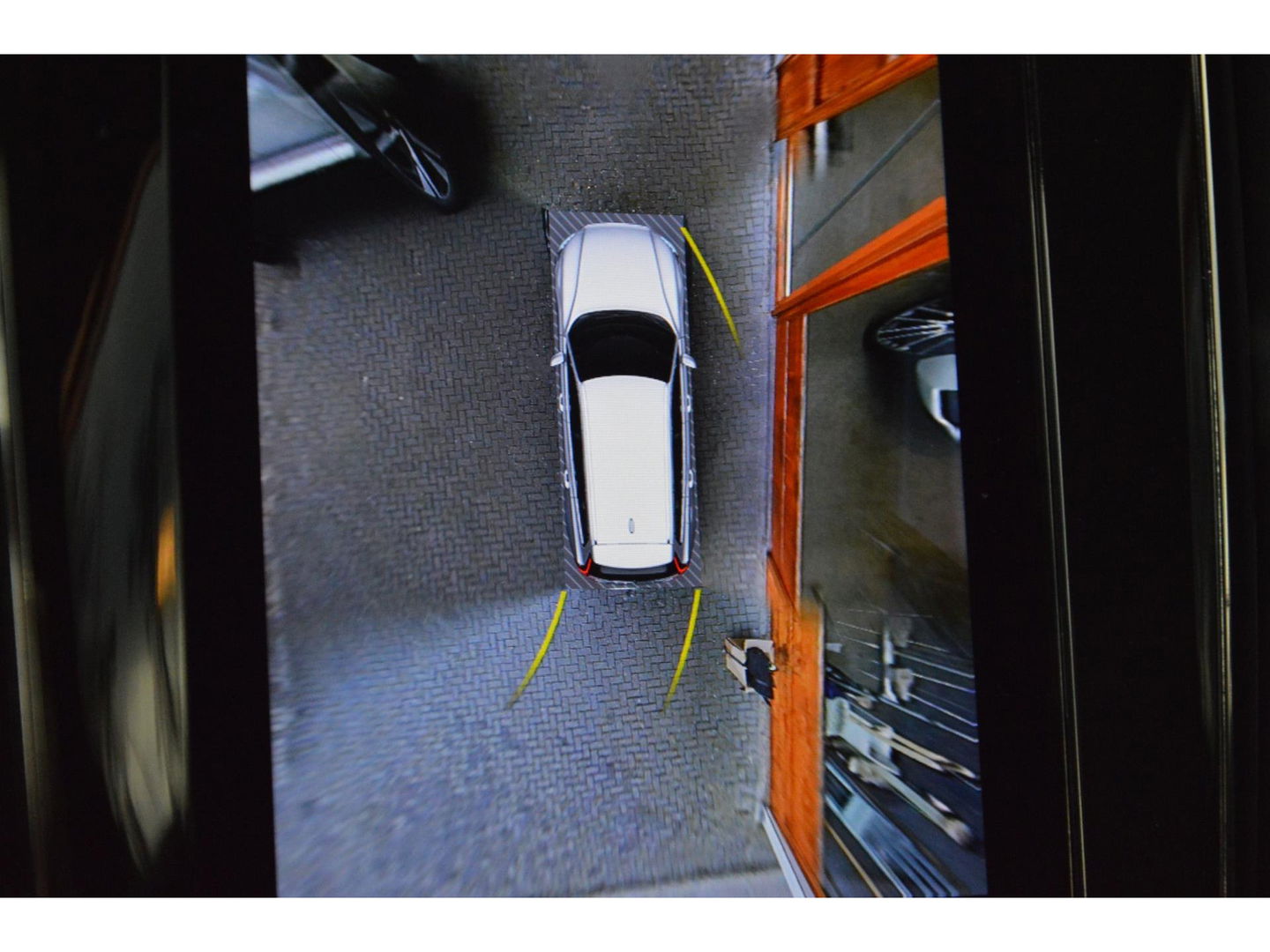 Volvo V60 T6 Hybride AWD Plus Dark | Trekhaak | Stoel + Stuur Verwarmd | elektrische stoelen | Pilot-assist |