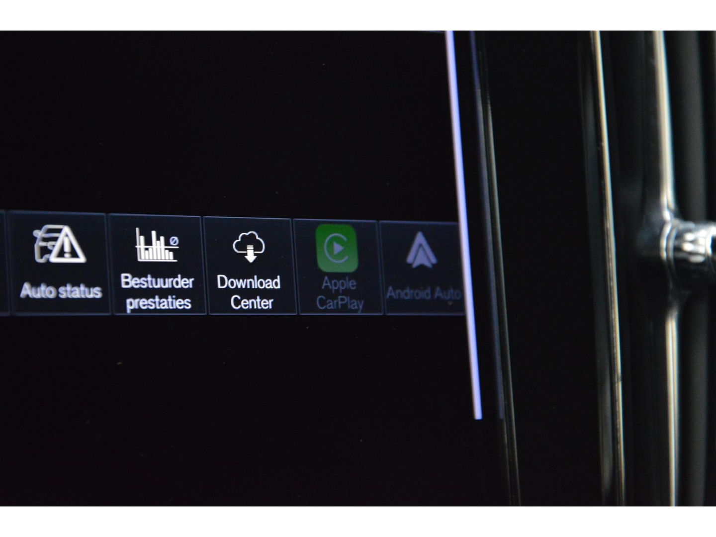 Volvo V60 T6 Hybride AWD Plus Dark | Trekhaak | Stoel + Stuur Verwarmd | elektrische stoelen | Pilot-assist |