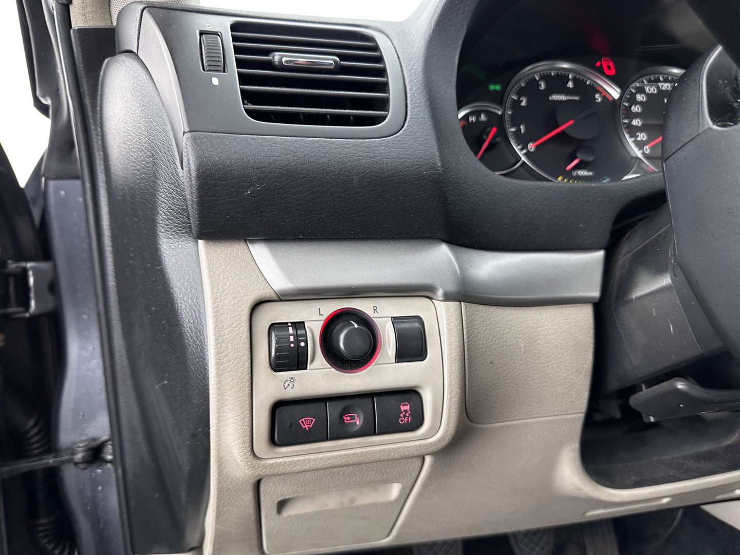 Subaru Legacy Touring Wagon 2.0D Luxury AWD *PANO | FULL-LEATHER | XENON | NAVI-FULLMAP | MEMORY-PACK | ECC | PDC | CRUISE | COMFORT-SEATS | 17"ALU*