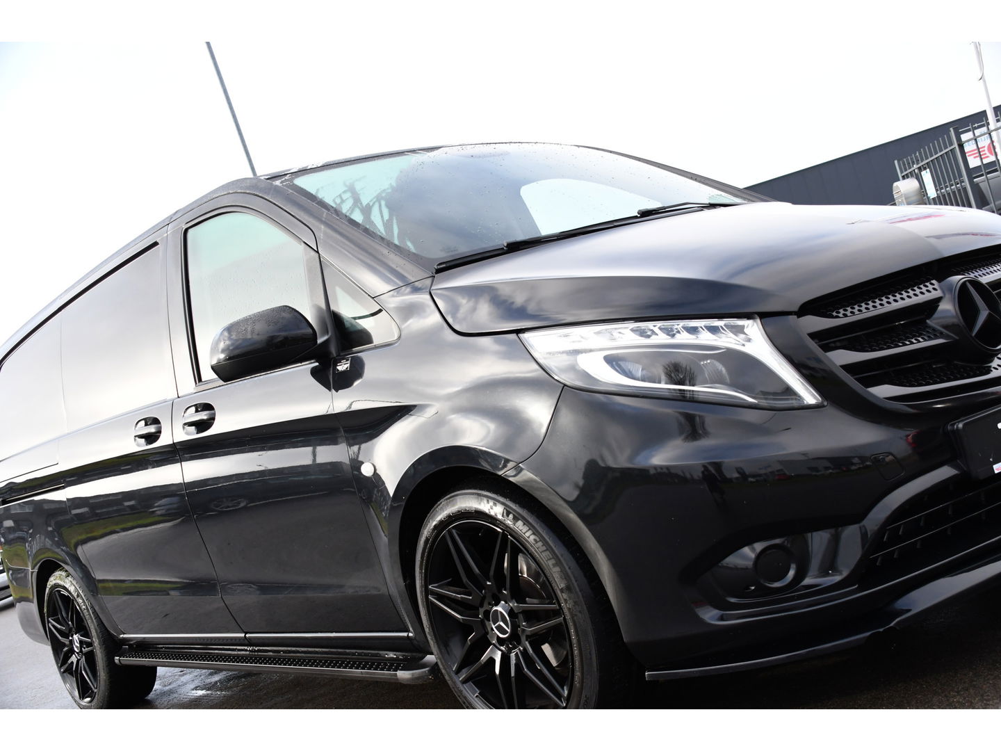 Mercedes-Benz Vito 114 CDI L2 Black Edition Camera, Cruise, Carplay, LED, 190pk, Automaat, Multimedia, Uniek!