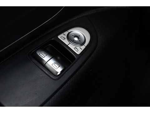 Mercedes-Benz Vito 114 CDI L2 Black Edition Camera, Cruise, Carplay, LED, 190pk, Automaat, Multimedia, Uniek!