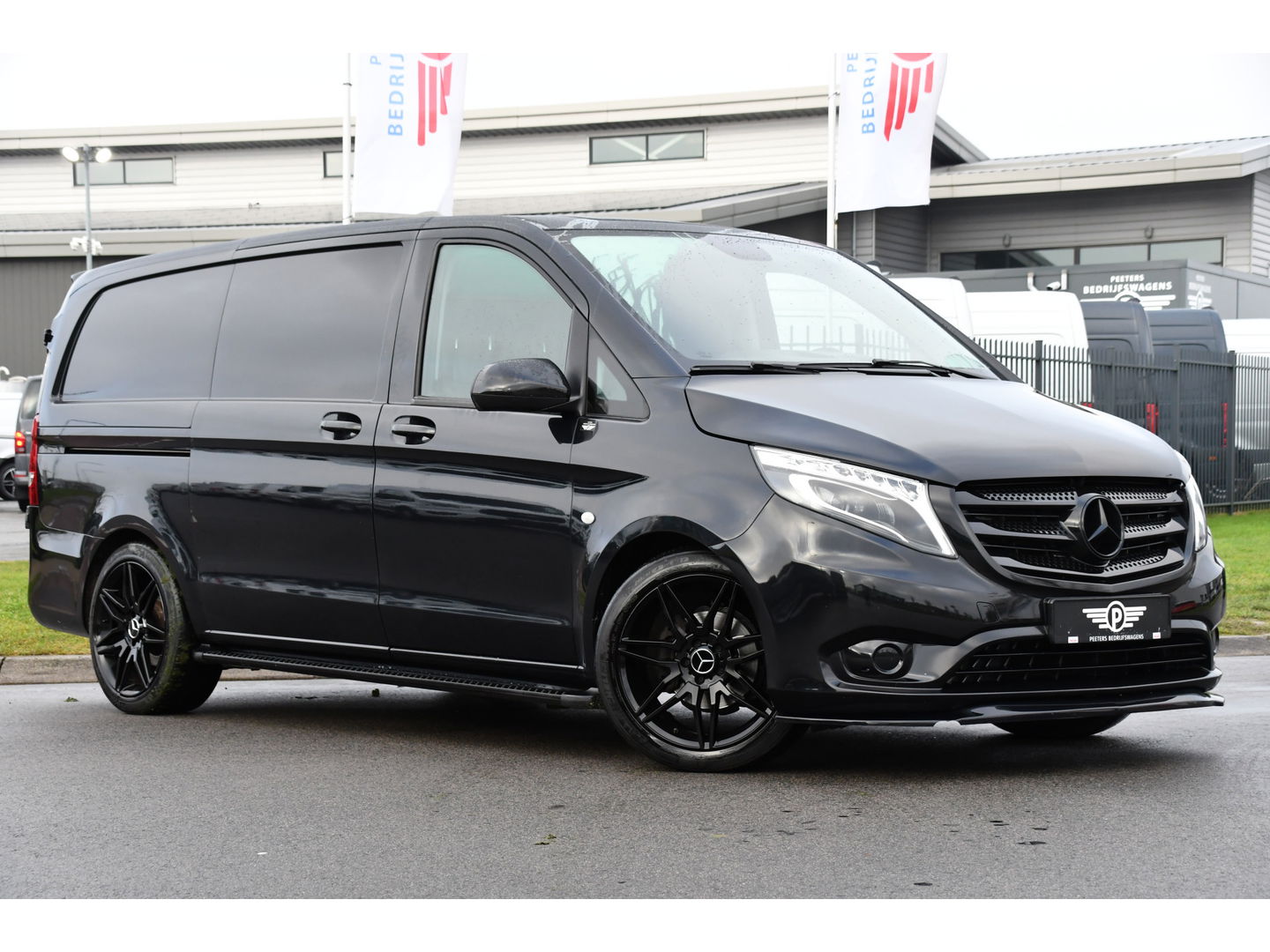 Mercedes-Benz Vito 114 CDI L2 Black Edition Camera, Cruise, Carplay, LED, 190pk, Automaat, Multimedia, Uniek!