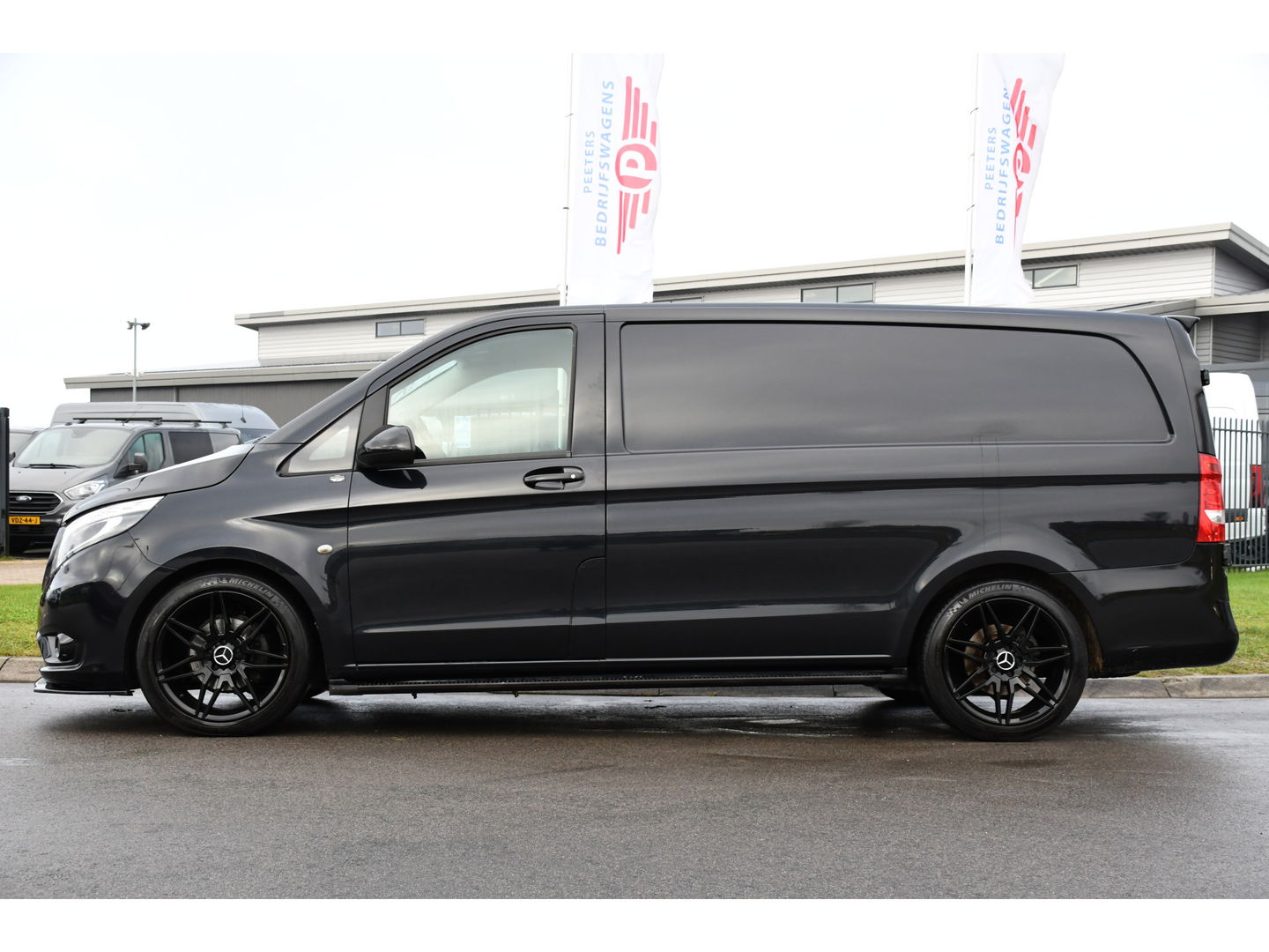 Mercedes-Benz Vito 114 CDI L2 Black Edition Camera, Cruise, Carplay, LED, 190pk, Automaat, Multimedia, Uniek!