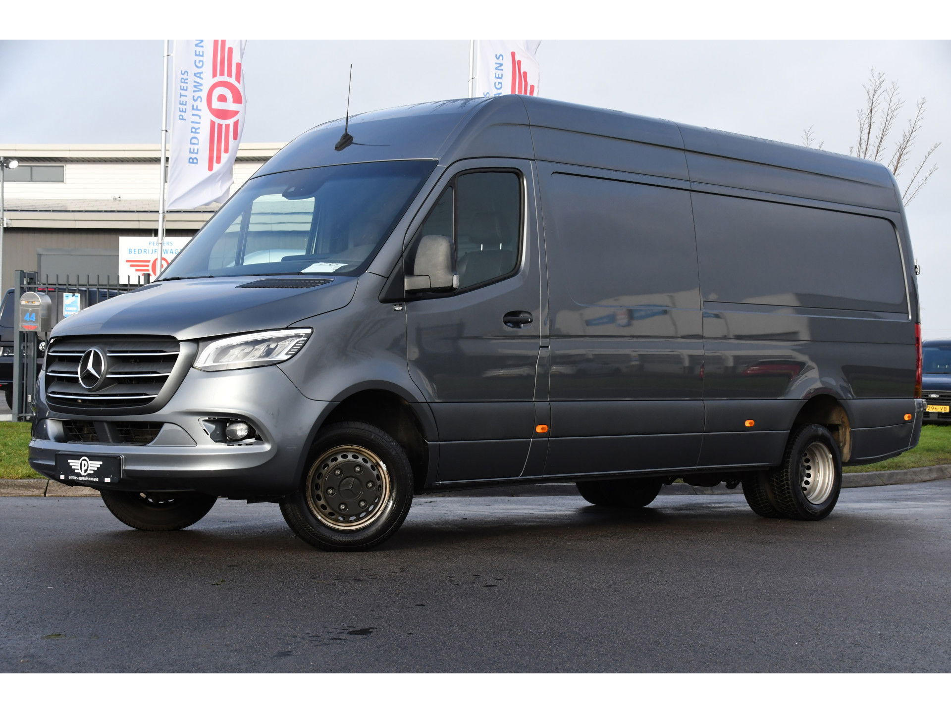 Mercedes-Benz Sprinter 519 V6 3.0 CDI L3H2 PB Edition Adaptieve Cruise, Camera, 10,5'' Mbux, 3500kg Trekhaak, Carplay, LED, Leder, Stoelverwarming, 190pk, Uniek!