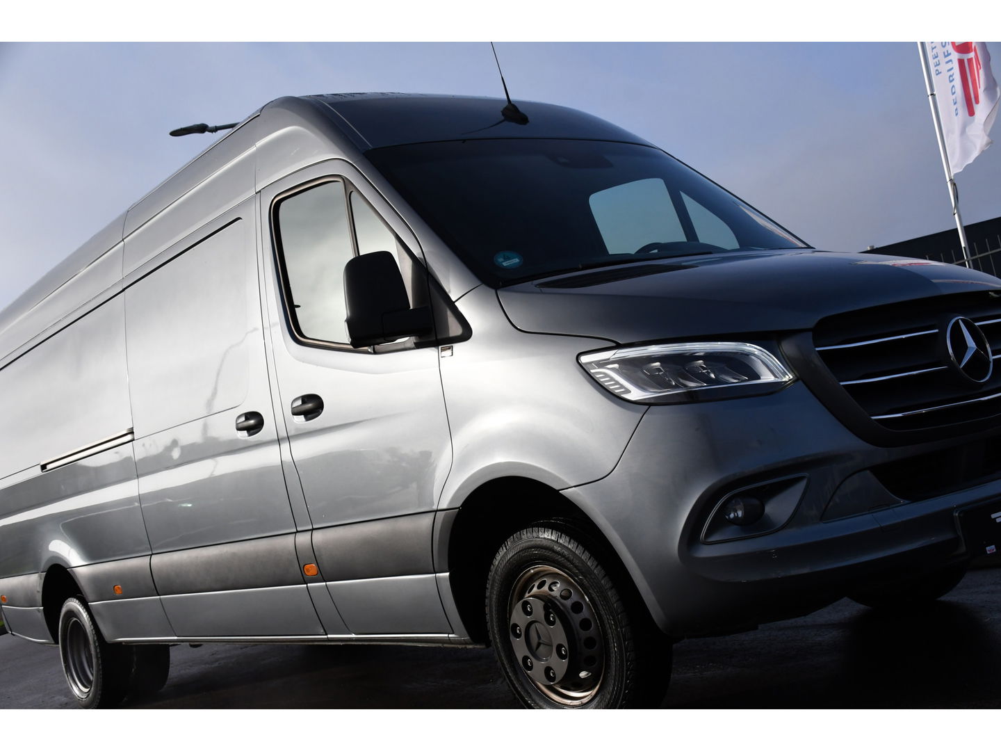 Mercedes-Benz Sprinter 519 V6 3.0 CDI L3H2 PB Edition Adaptieve Cruise, Camera, 10,5'' Mbux, 3500kg Trekhaak, Carplay, LED, Leder, Stoelverwarming, 190pk, Uniek!