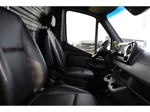 Mercedes-Benz Sprinter 519 V6 3.0 CDI L3H2 PB Edition Adaptieve Cruise, Camera, 10,5'' Mbux, 3500kg Trekhaak, Carplay, LED, Leder, Stoelverwarming, 190pk, Uniek!